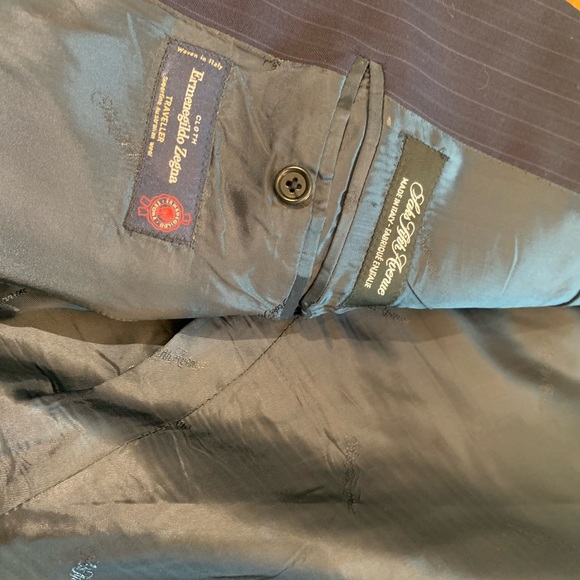 Men’s Saks Fifth Avenue suit ensemble - Picture 10 of 10